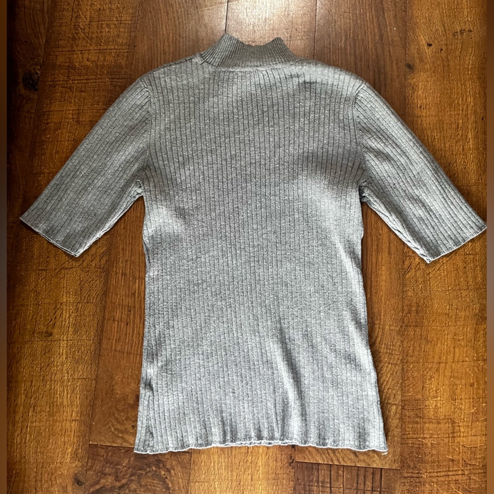 Gray Rib-Knit Short-Sleeve Mock Neck Top size large - Picture 2 of 4